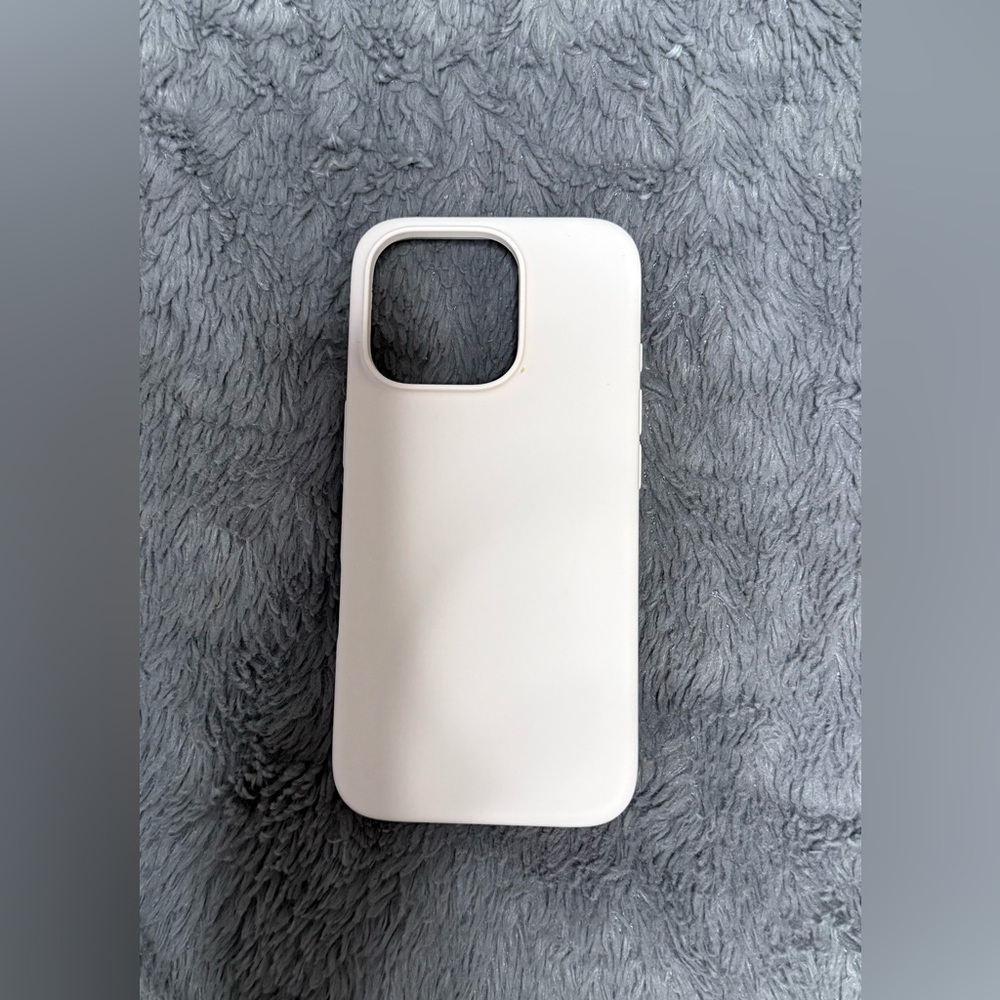 Amazon Light Pink Silicone iPhone 16 Pro Case